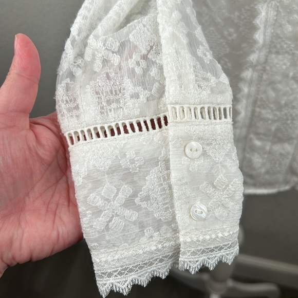 NYDJ White Boho Embroidered V-Neck Long Sleeve Top Size XS - Picture 4 of 6